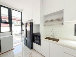 West Coast Road (D5), Terrace #558424391